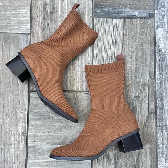 Everlane Brown Sock Boots NWOT - Picture 9 of 12